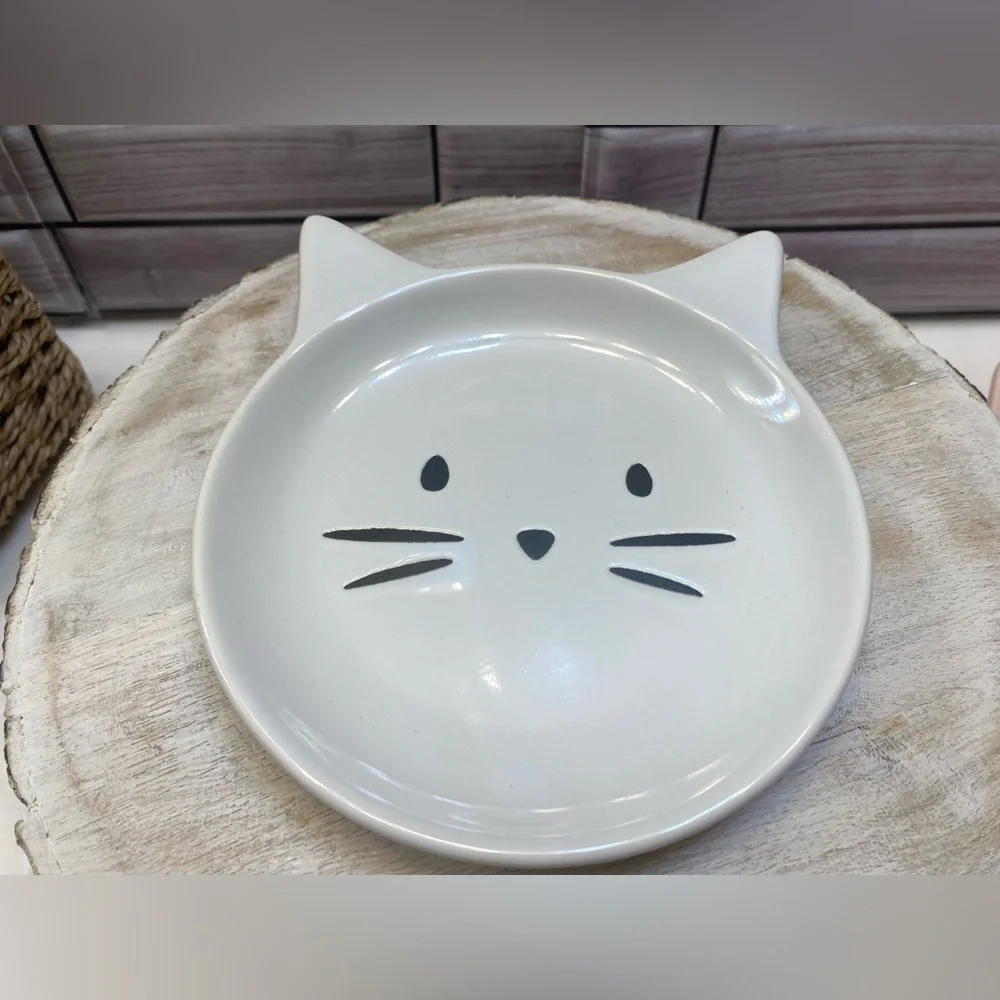 Signature Pet🐱 🐱 Cute cat face dish Mint Green & White 5.5” set of 2 NWT